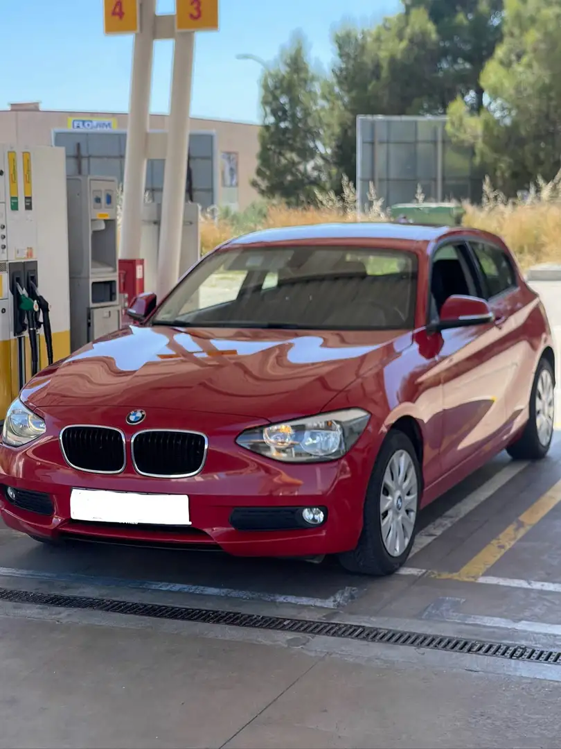 BMW 116 114i Rojo - 1