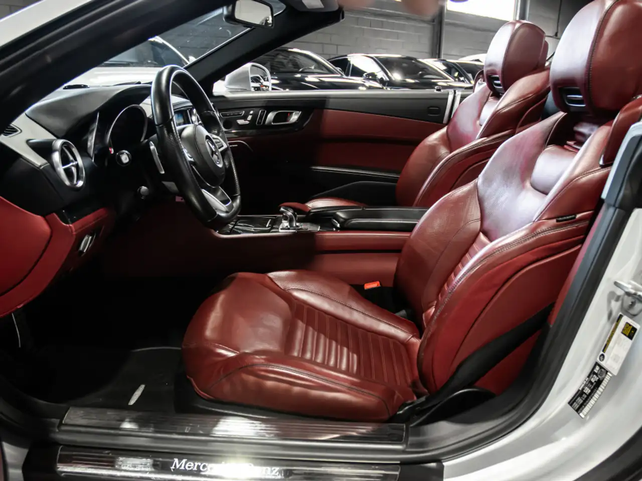 Mercedes-Benz SL снимка Mercedes-Benz SL