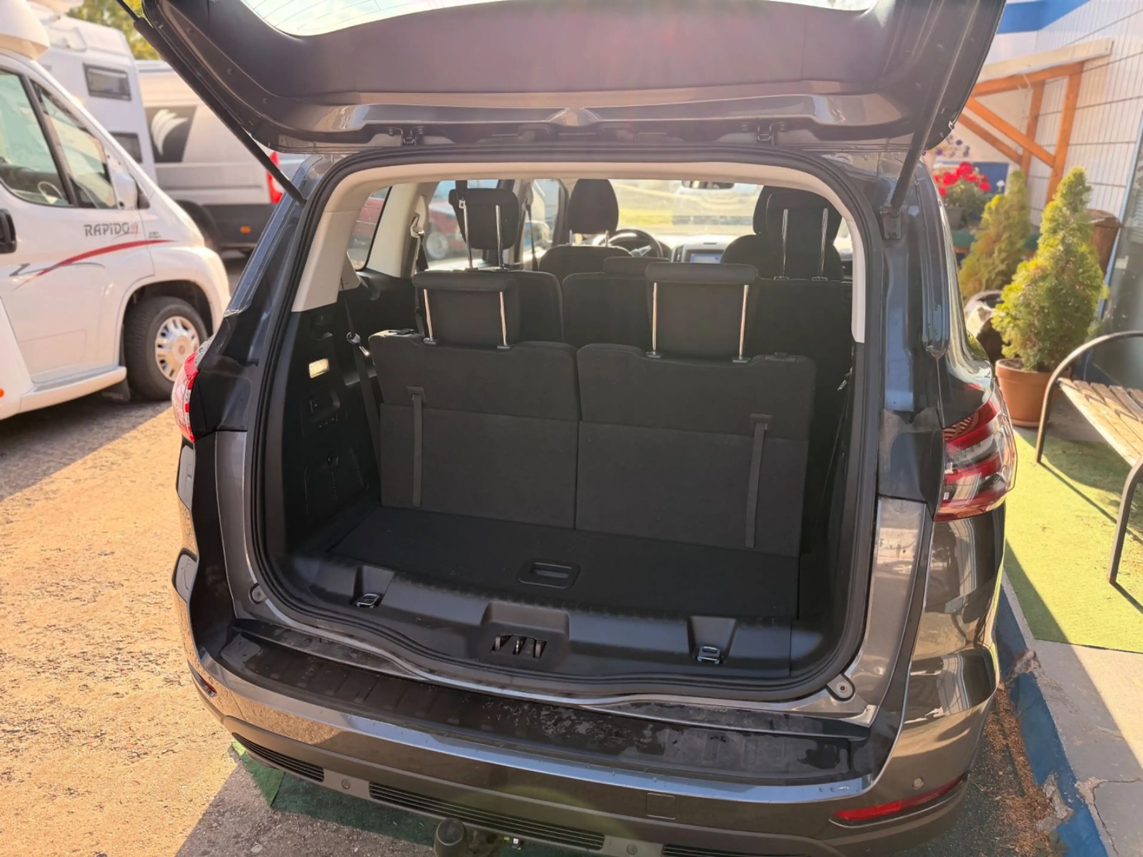 Ford S-Max S-MAX Business 7 Sitze AHK Navi Bluet. Sitzh. — photo 7
