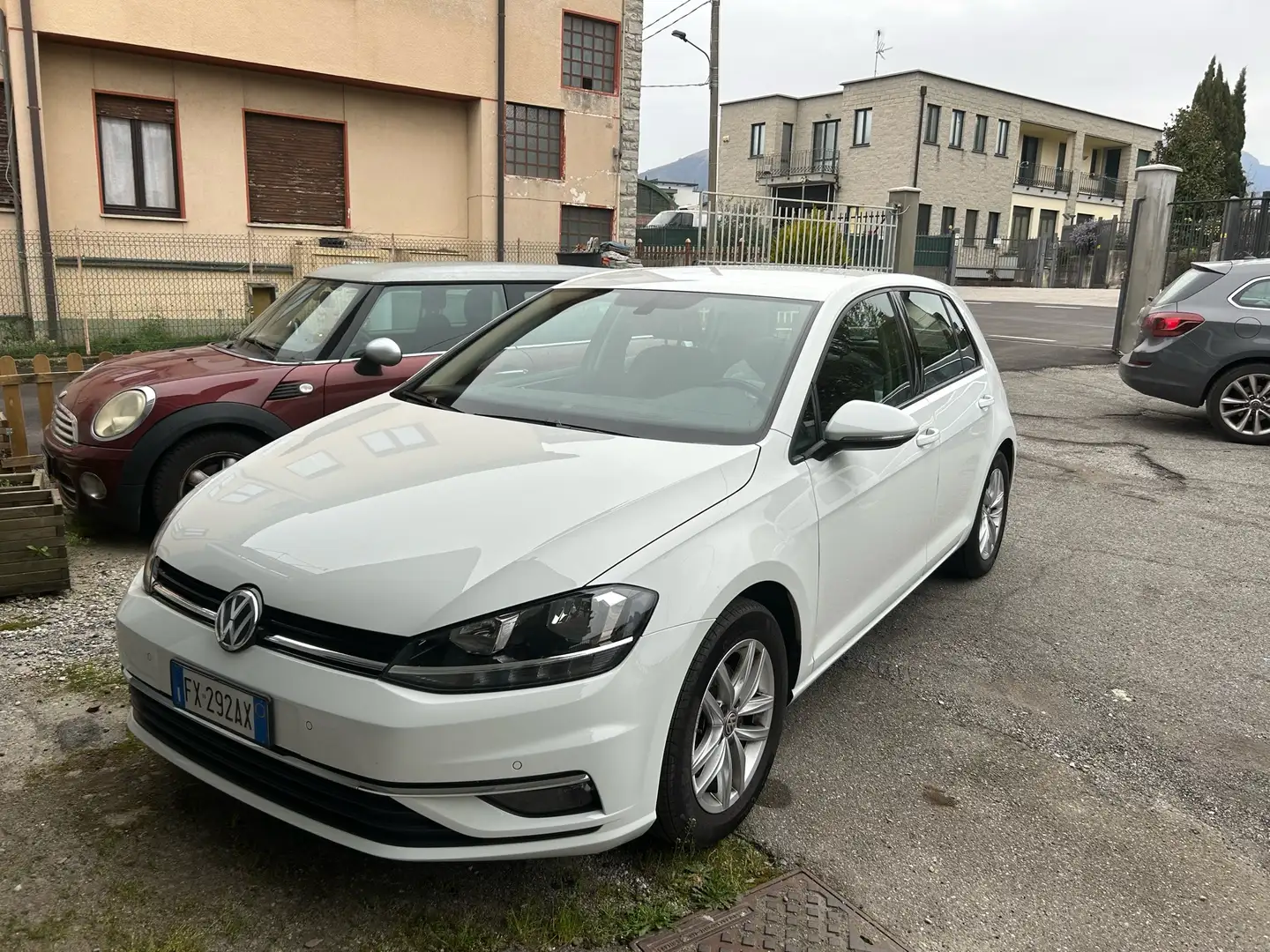 Volkswagen Golf 5p 1.6 tdi Business 115cv dsg Bianco - 1