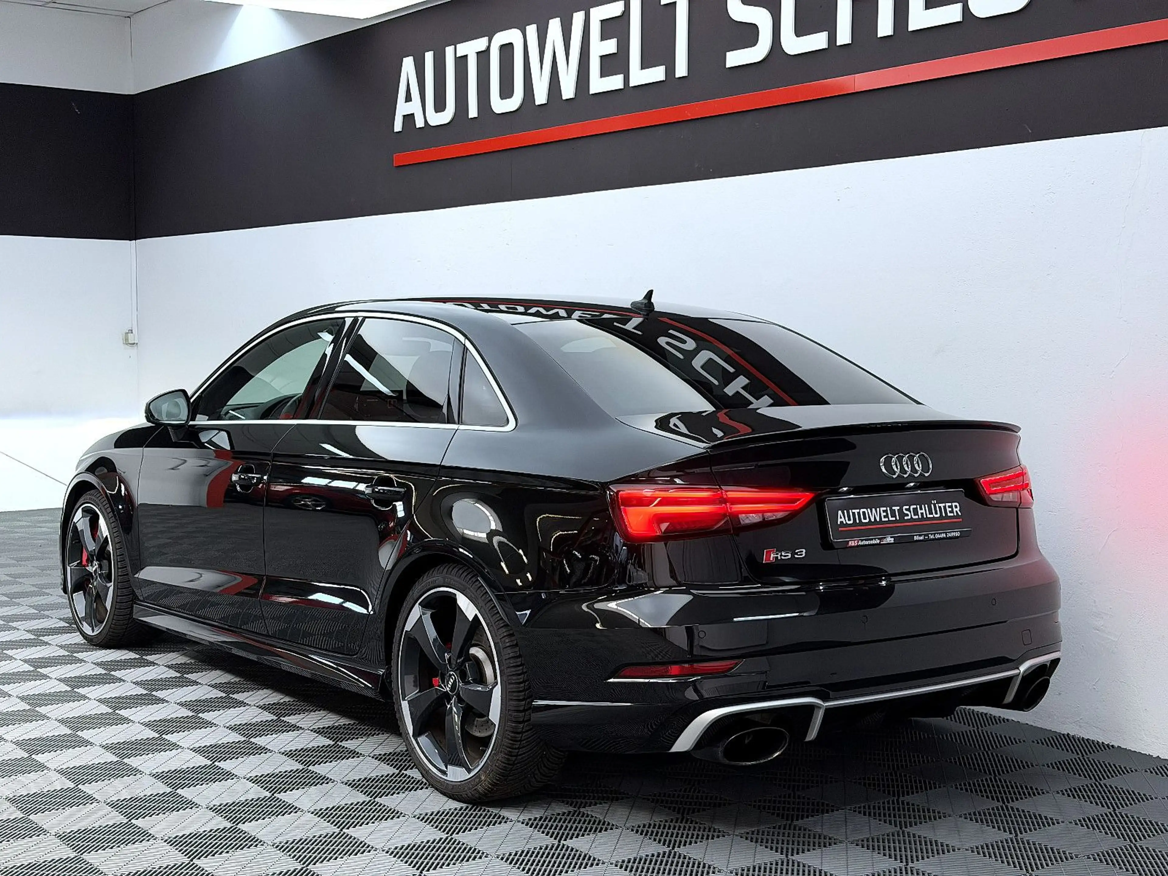 Audi RS3 Lim. 2.5 TFSI quattro* — photo 4