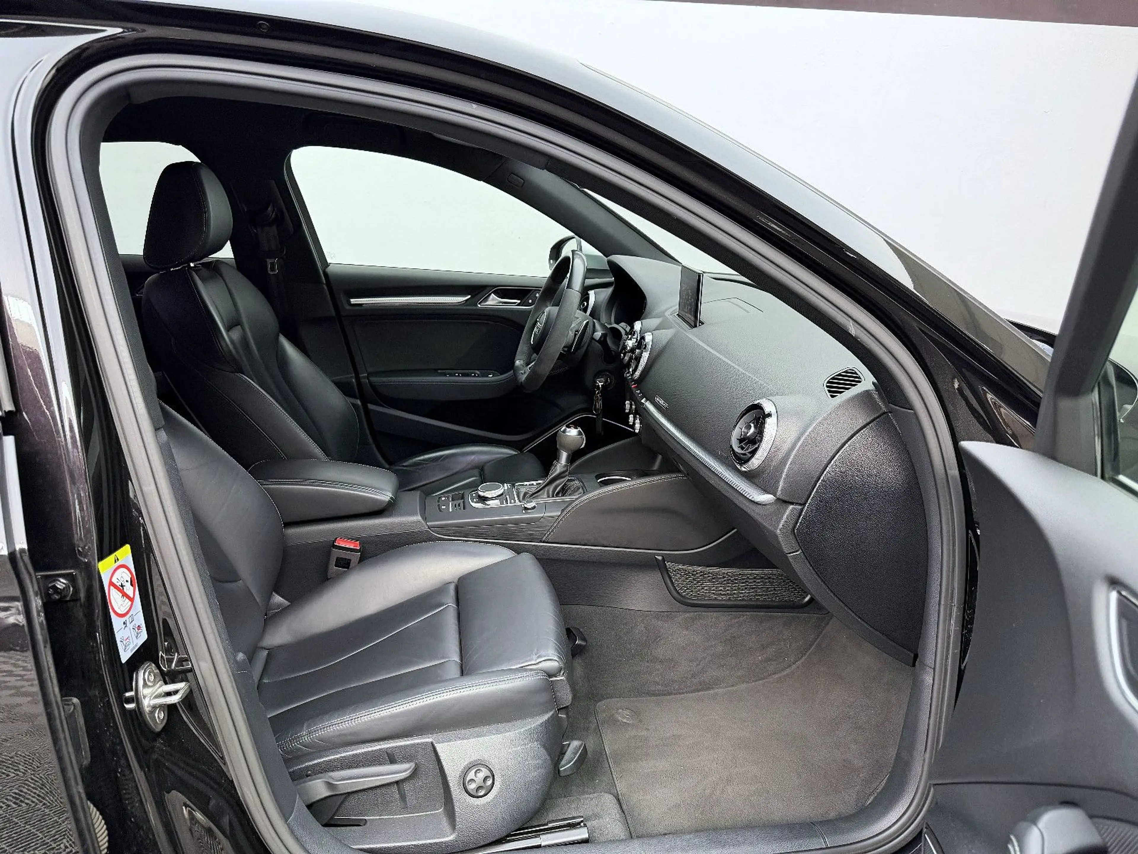Audi RS3 Lim. 2.5 TFSI quattro* — photo 14