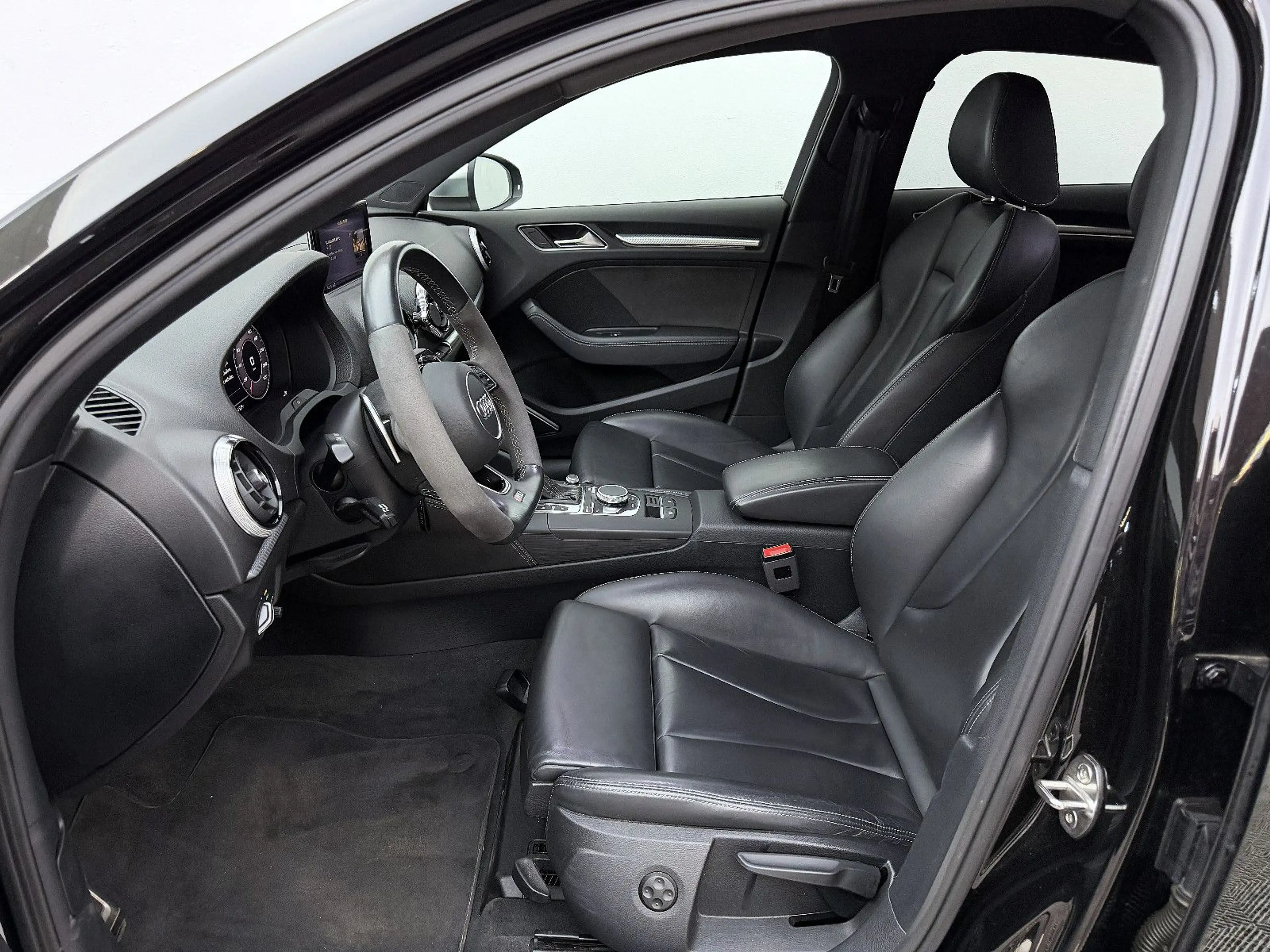 Audi RS3 Lim. 2.5 TFSI quattro* — photo 7