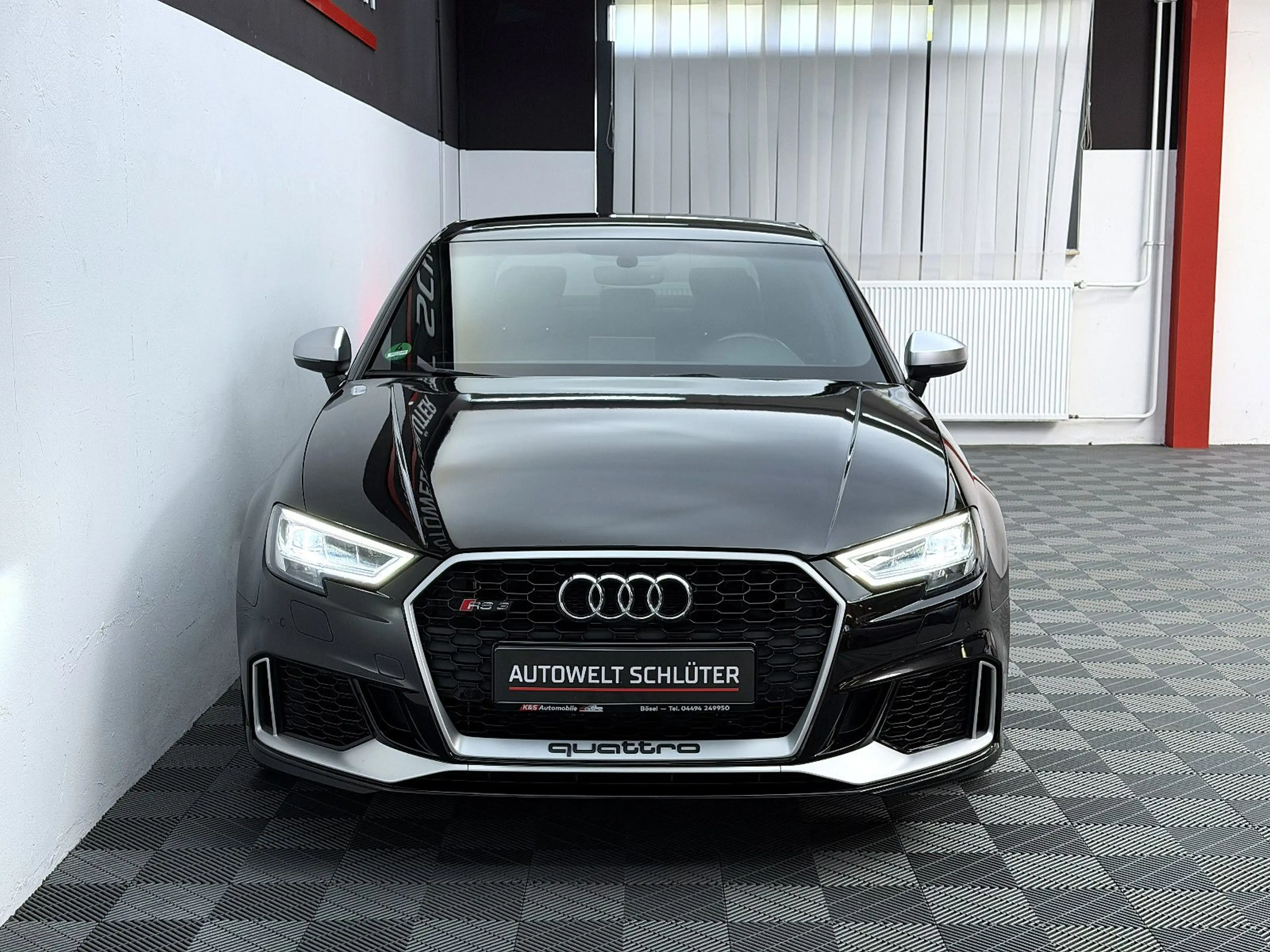 Audi RS3 Lim. 2.5 TFSI quattro* — photo 2