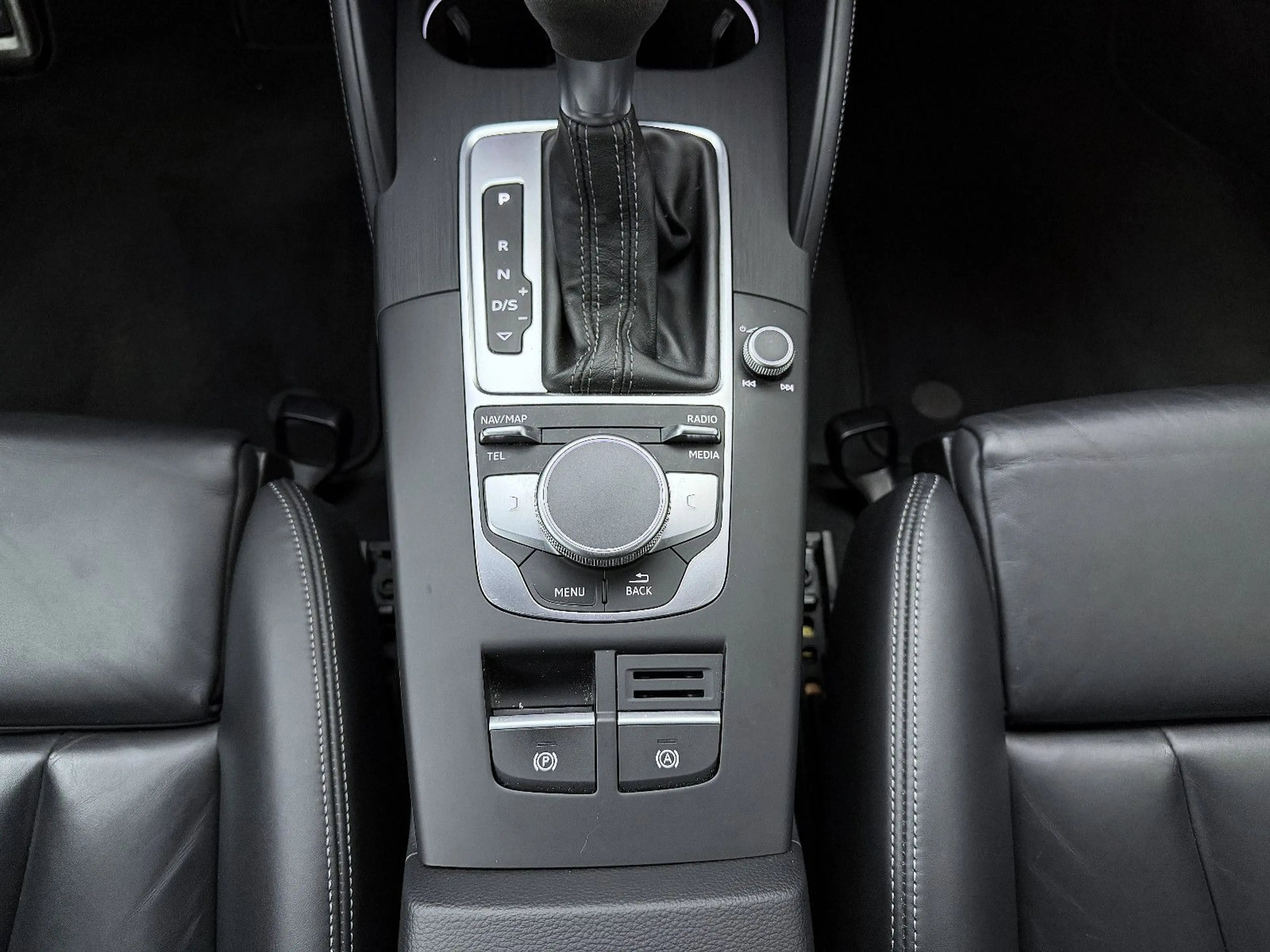 Audi RS3 Lim. 2.5 TFSI quattro* — photo 12