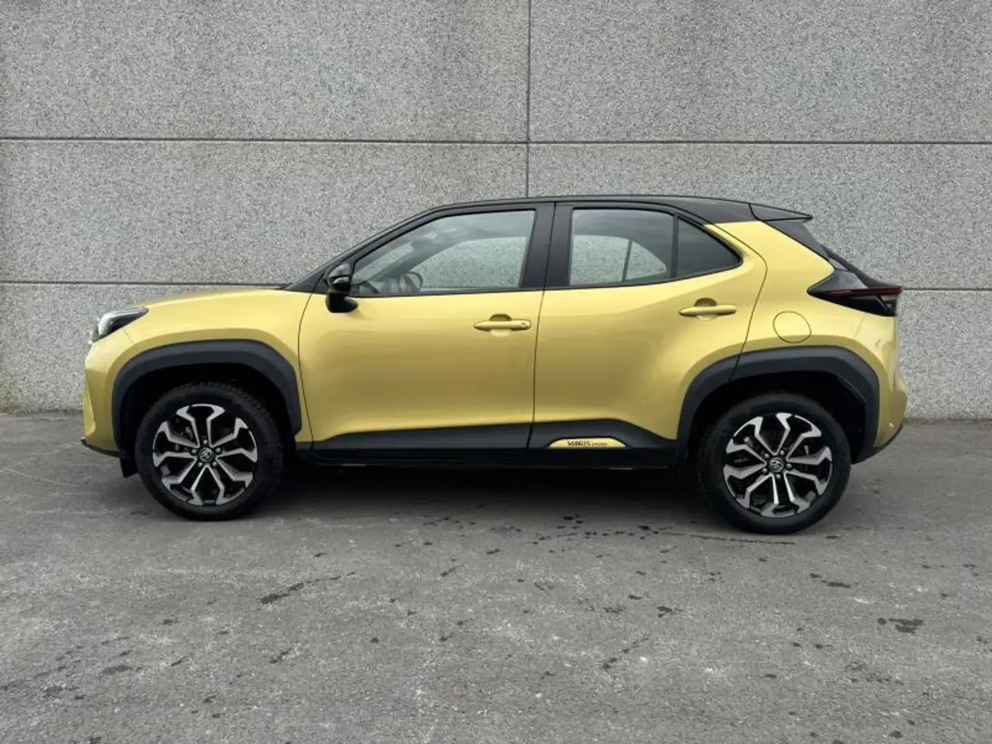 Toyota Yaris Cross 1.5 HSD Dynamic Plus + Confort Or - 2