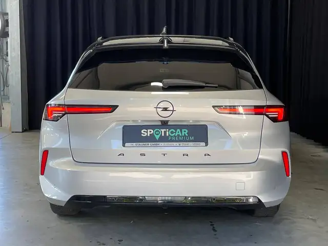 Opel Astra view 6