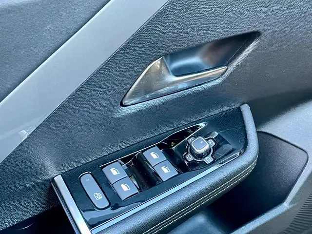 Opel Astra view 14
