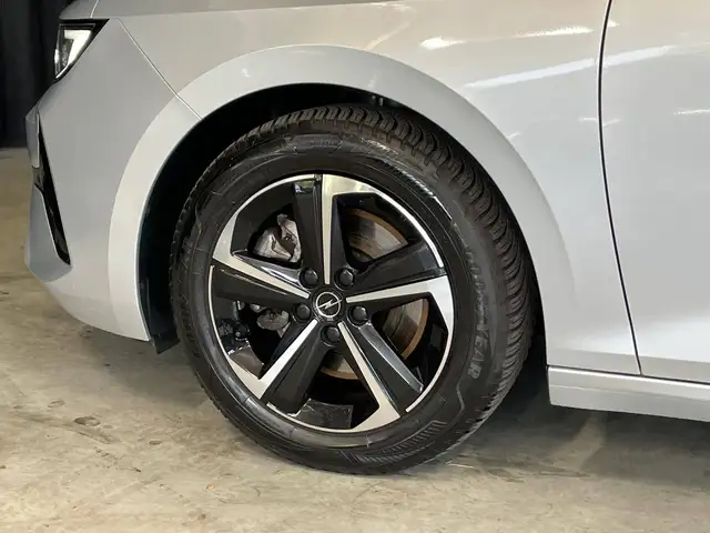 Opel Astra view 9