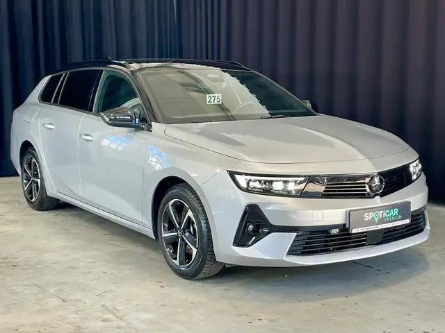 Opel Astra view 2