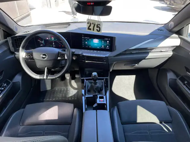 Opel Astra view 11