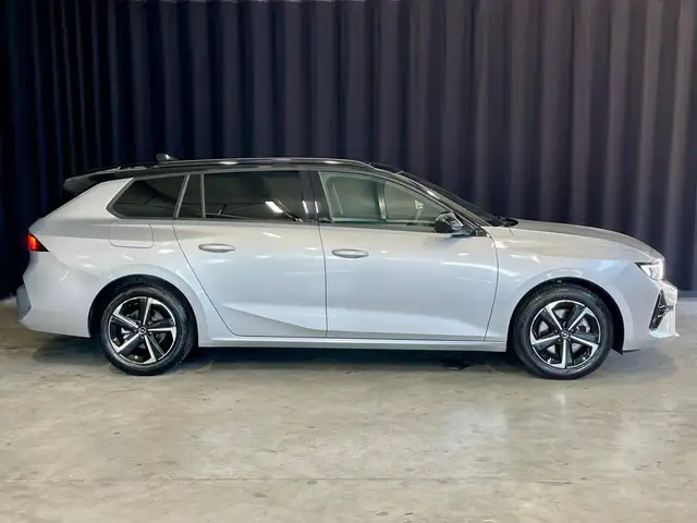Opel Astra view 8