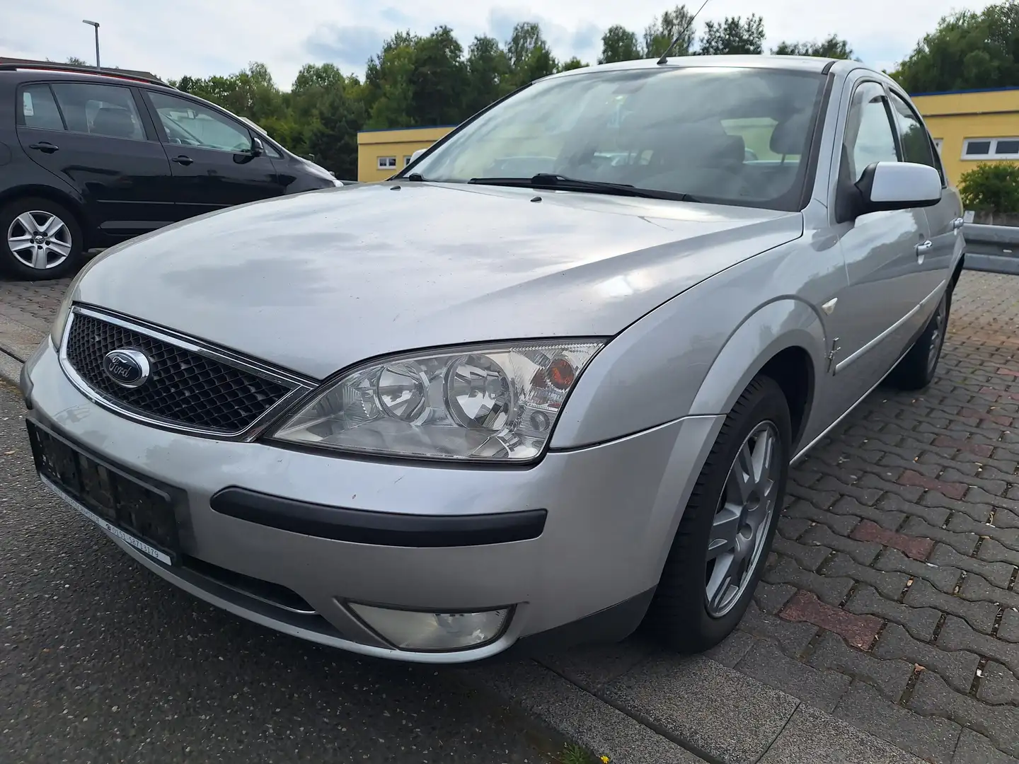 Ford Mondeo Ghia Silver - 2