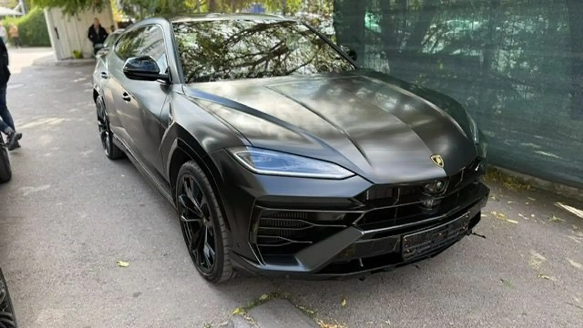 Lamborghini Urus SE - Akrapovic/Bang&Olufsen/Pano Leder AUT Schwarz - 1