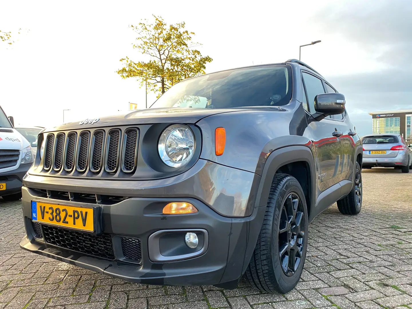 Jeep Renegade Renegade 1.6 MJ Longitude Grijs - 2