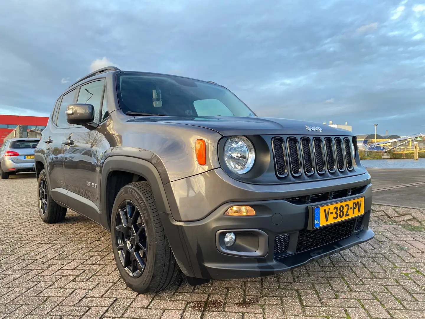 Jeep Renegade Renegade 1.6 MJ Longitude Grijs - 1
