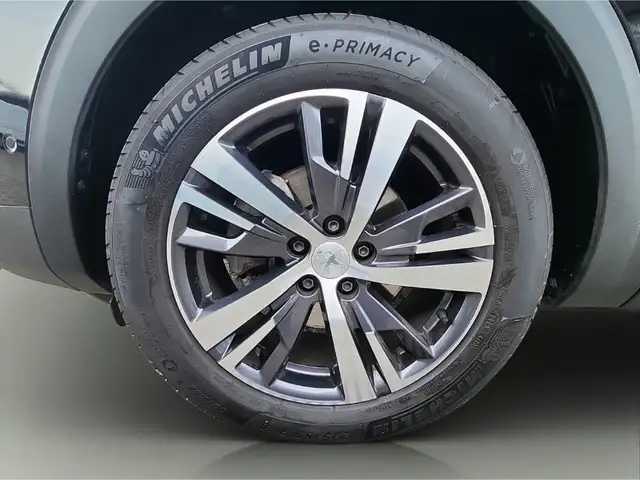 Peugeot 5008 view 11