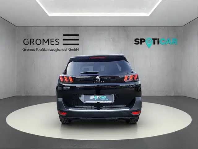 Peugeot 5008 view 4
