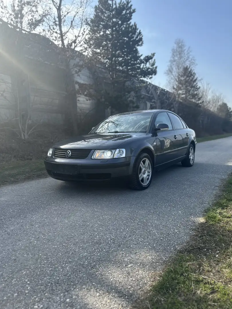 Volkswagen Passat 1,9 Highline TDI PD - 1