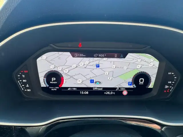Audi Q3 view 11