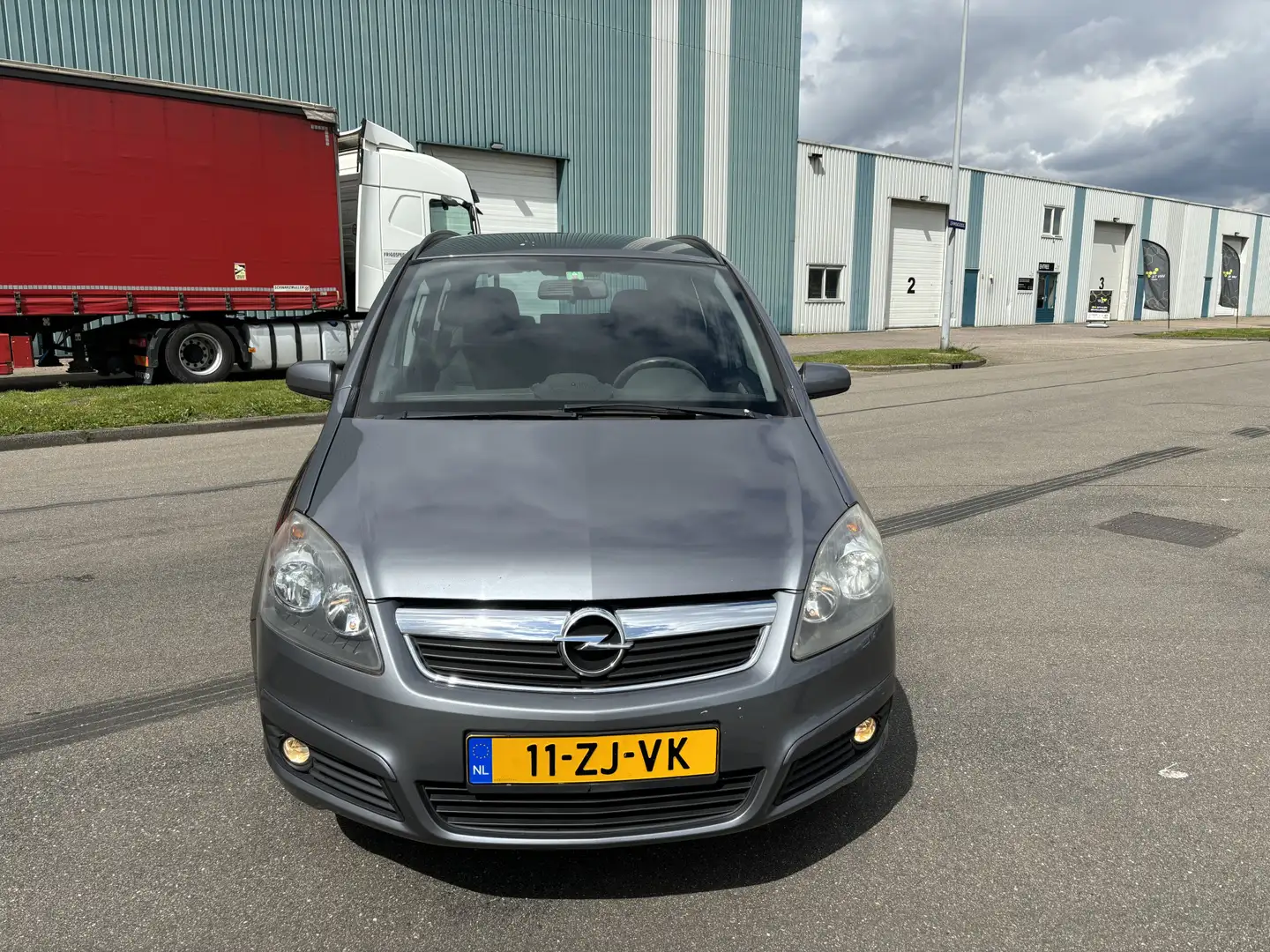 Opel Zafira 1.8-16V Temptation 7-Persoons 141 PK. Airco,Cruise Grey - 2
