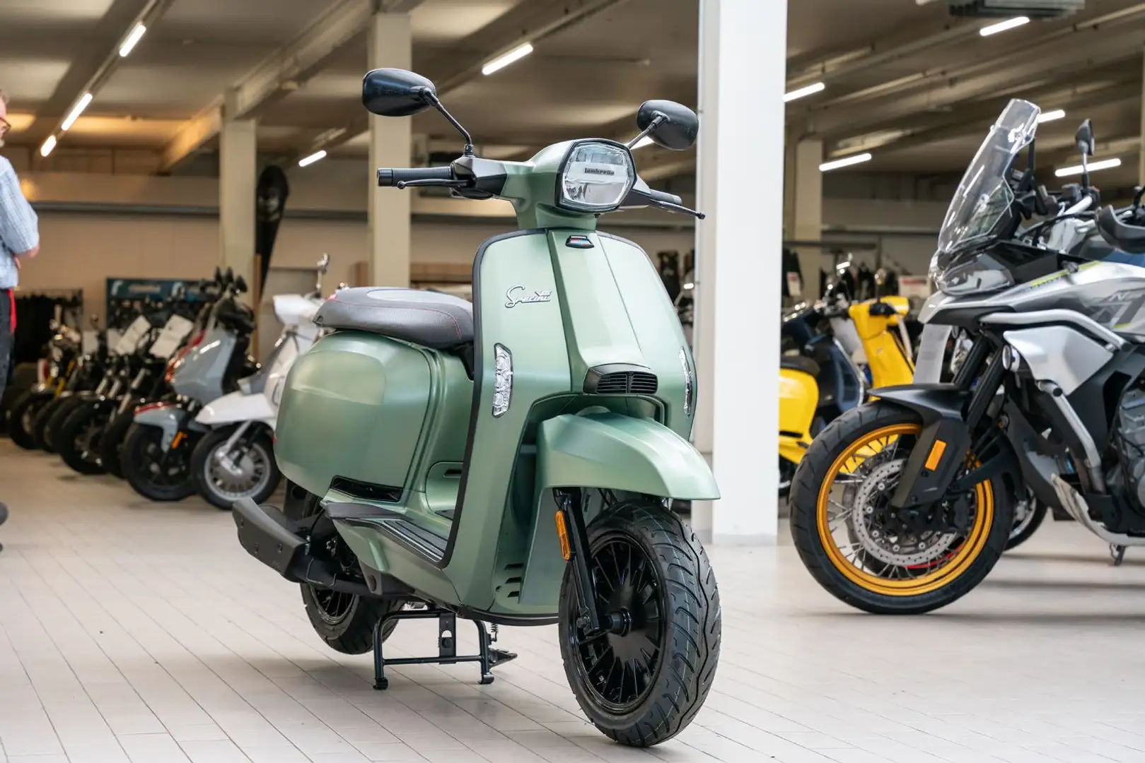 Lambretta V125 Special, sofort lieferbar, Lieferservice Grün - 2