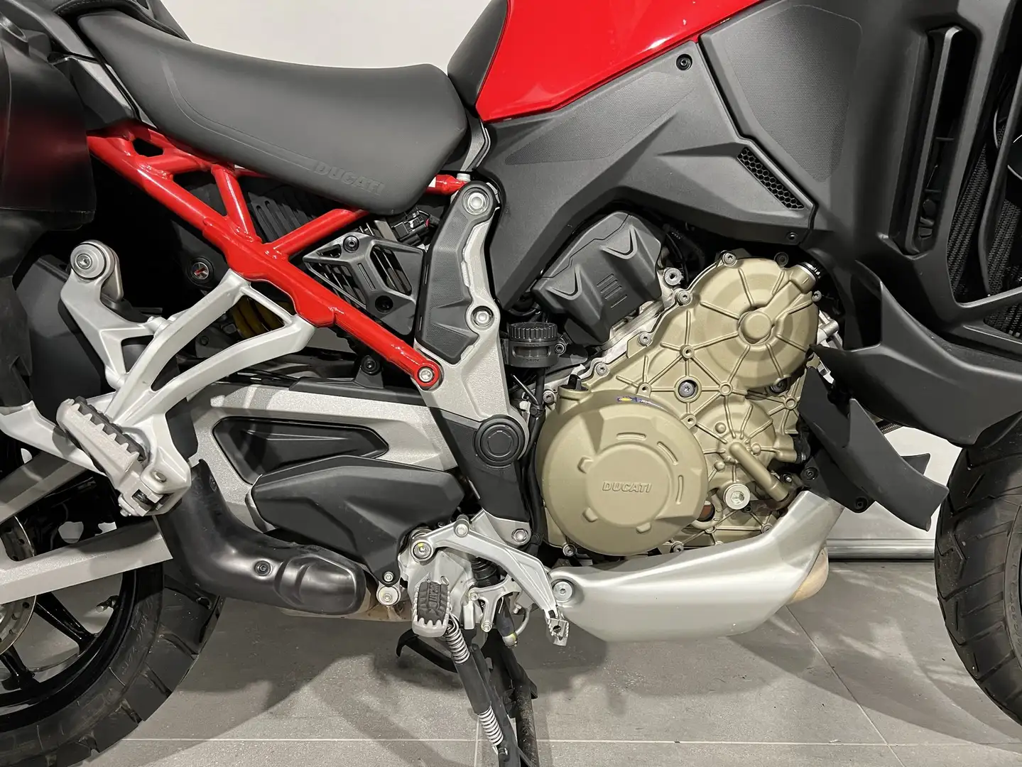 Ducati Multistrada V4 S V4S FULL Rood - 2