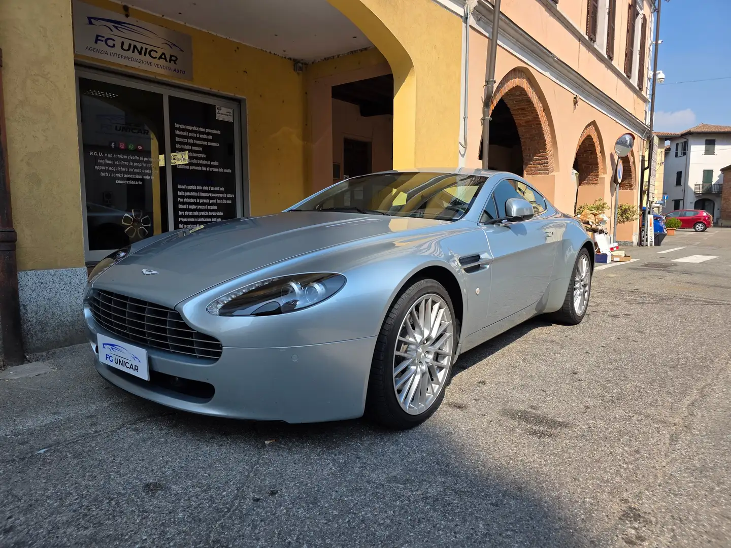 Aston Martin Vantage Vantage I Coupe Coupe 4.7 V8 sportshift Argento - 1
