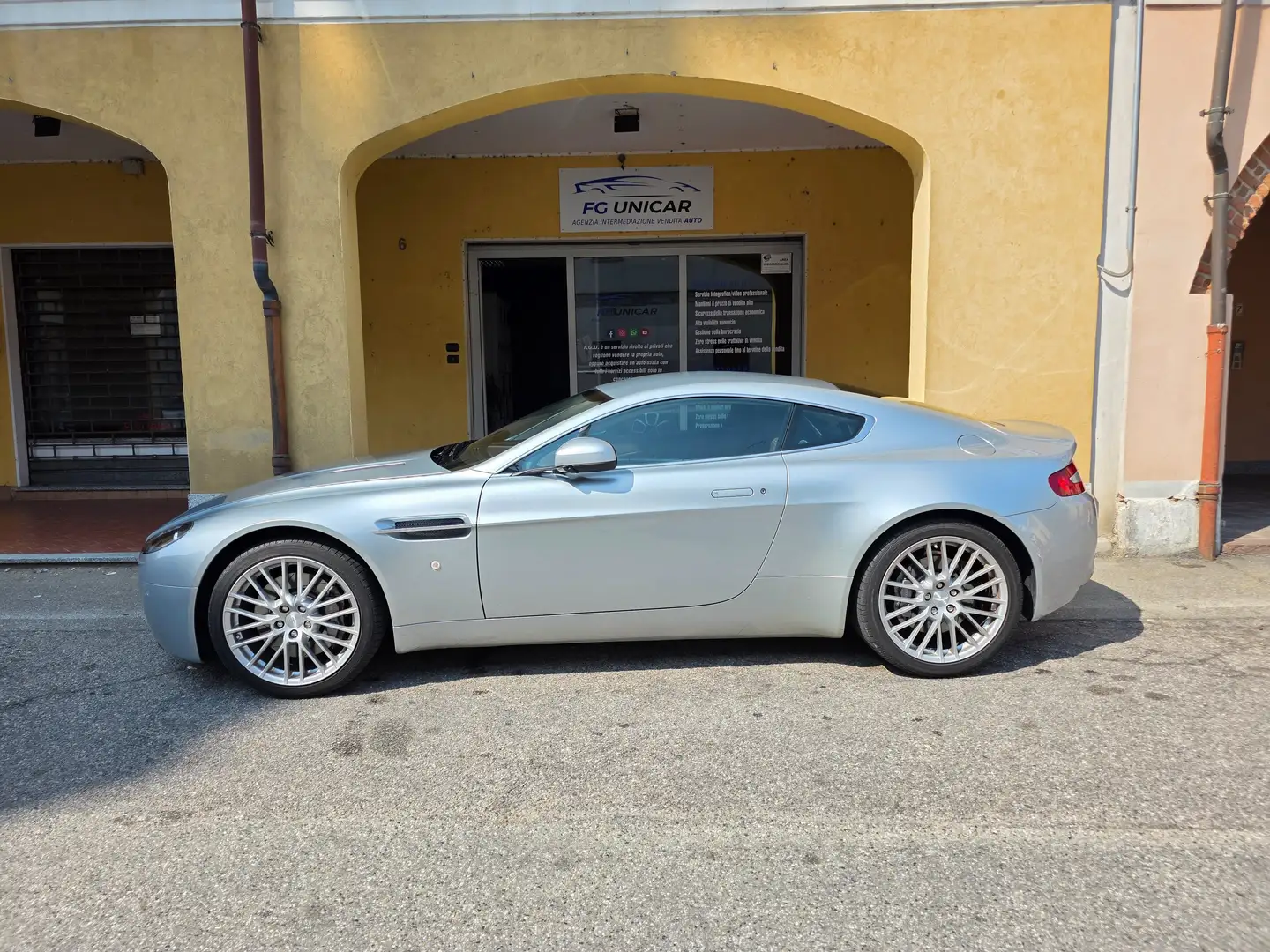 Aston Martin Vantage Vantage I Coupe Coupe 4.7 V8 sportshift Argento - 2