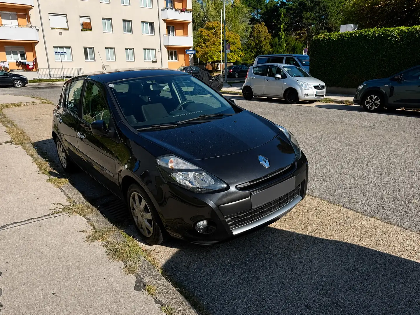 Renault Clio Clio Dynamique 1,2 16V Dynamique Schwarz - 1