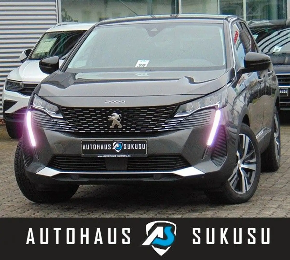Peugeot 3008 Hybrid 225 Allure Grau - 1