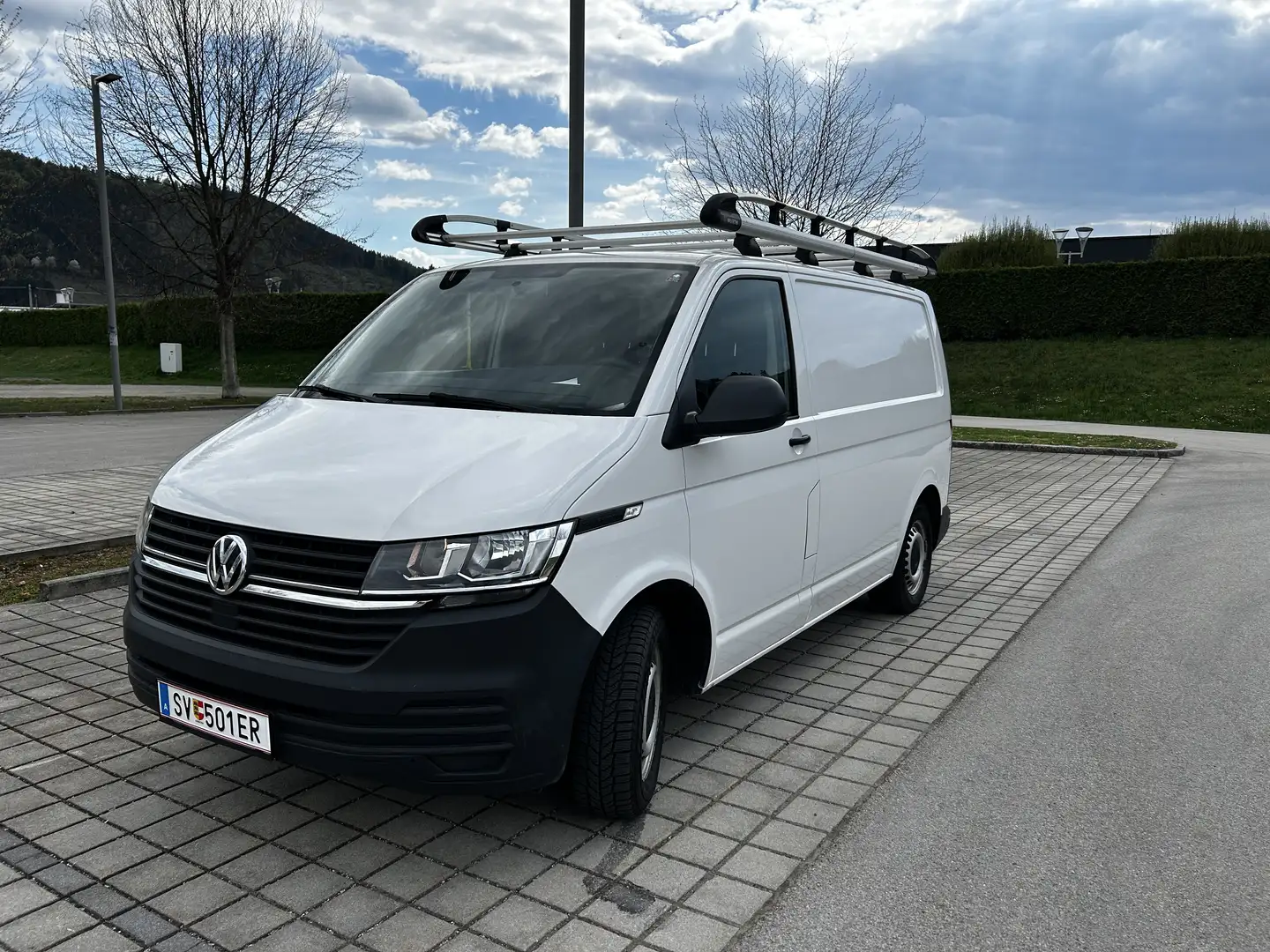 Volkswagen T6.1 Transporter - 1