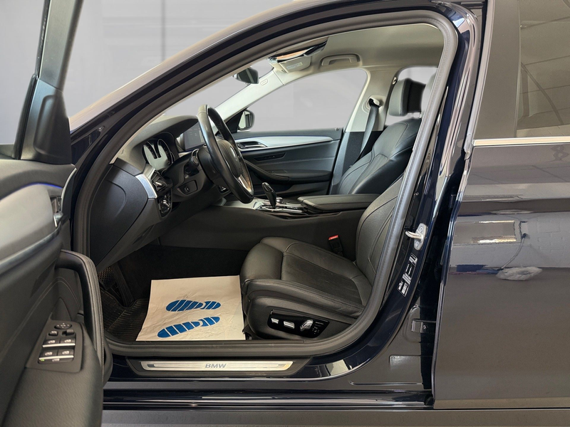 BMW 520 d Touring*RFK*STZBLFT*SHZ*AHK* — photo 10