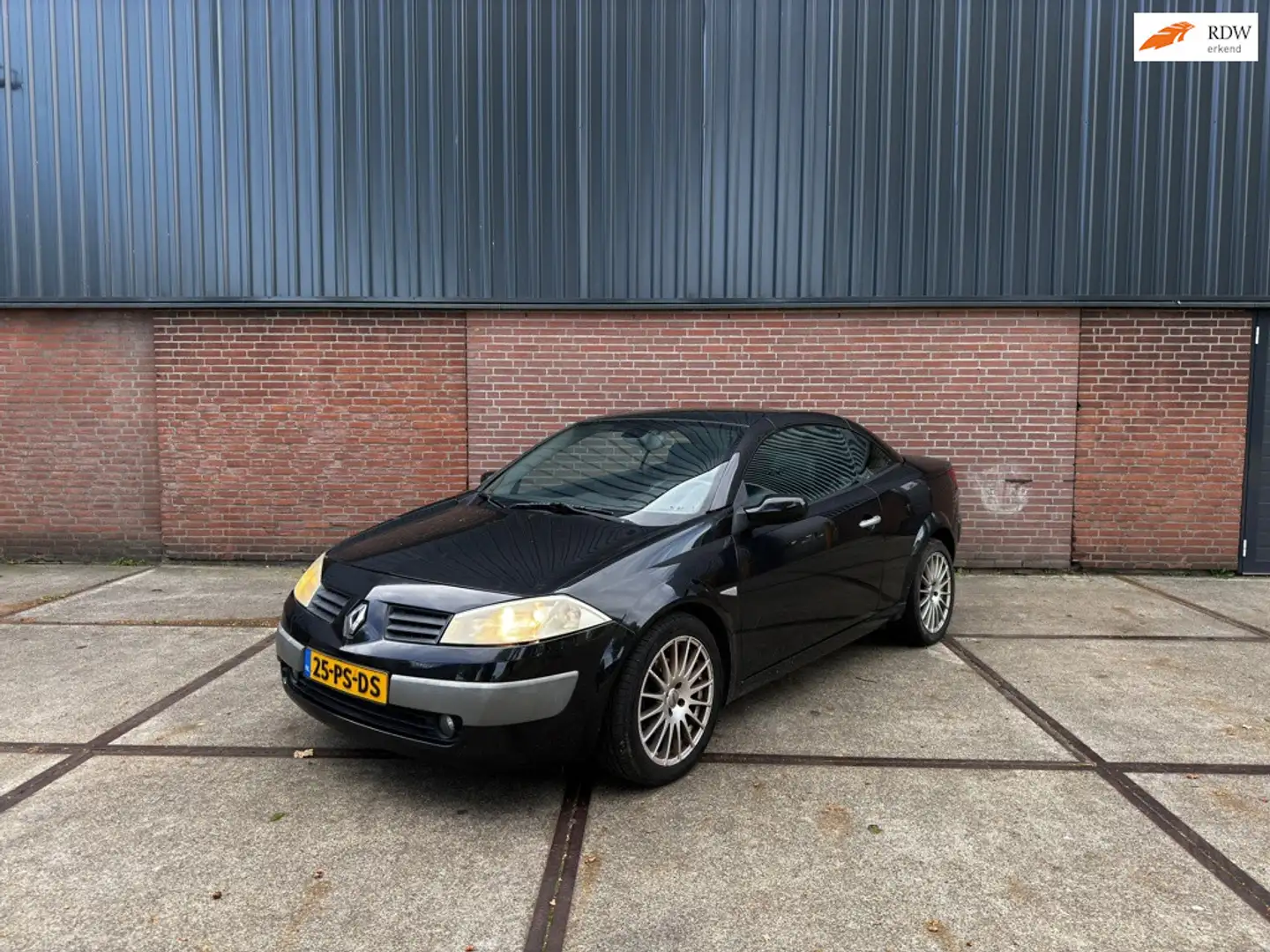 Renault Megane Coupé-Cabriolet 1.6-16V Privilège Luxe crna - 1