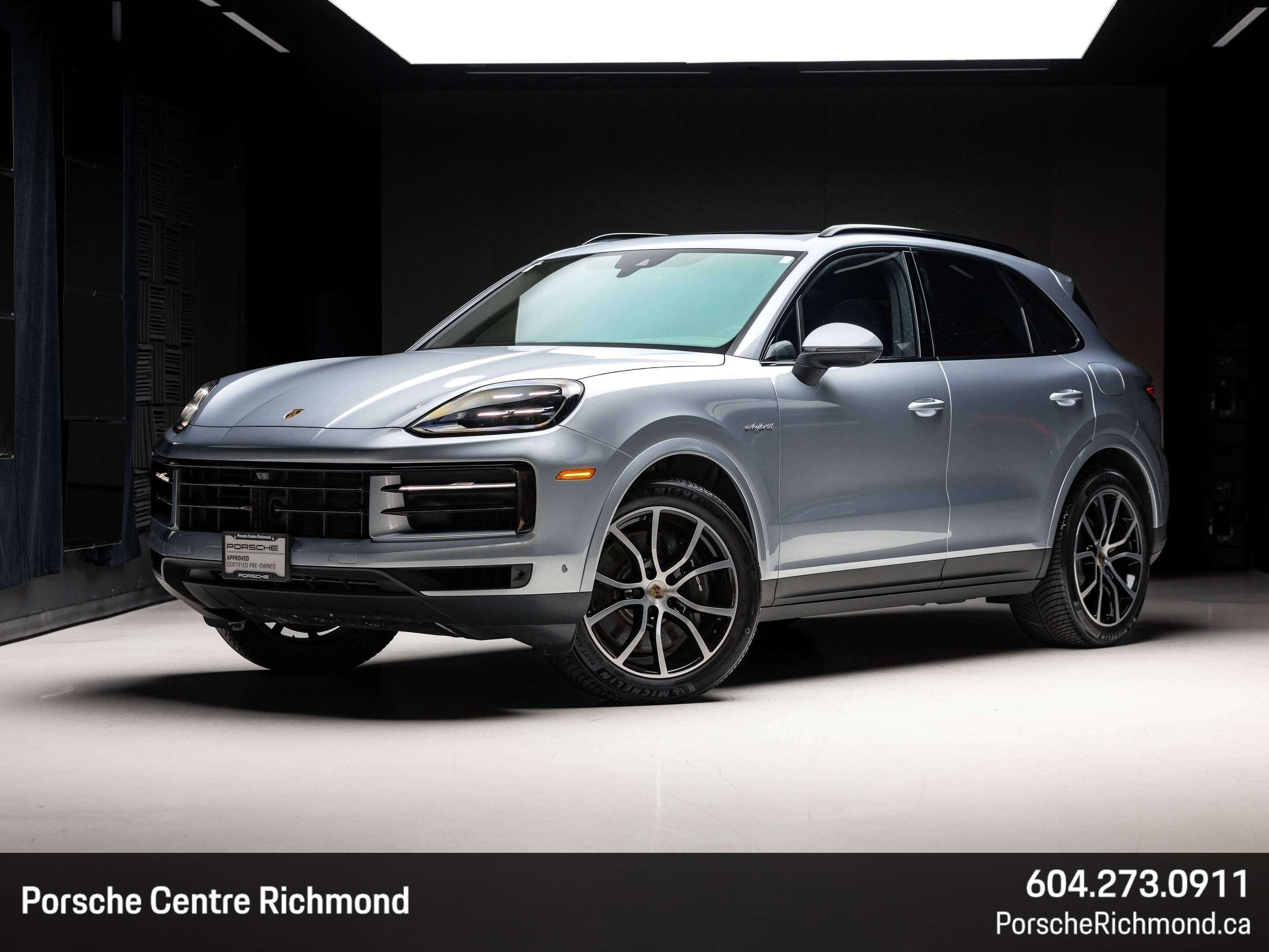 2026 Porsche Cayenne E-Hybrid | Includes Winter Set (Tires and Rims)