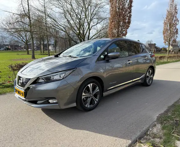 Nissan Leaf Tekna 40 kWh | NIEUWSTAAT | ProPilot | Stoelvw