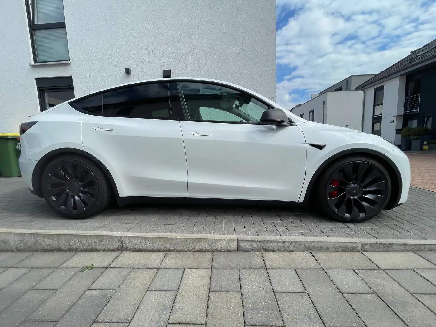 Tesla Model Y Model Y Performance Leasing 325,66E 35Mon. 15Tkm Weiß - 1