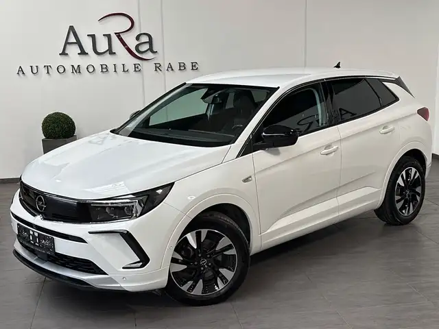 Opel Grandland view 2