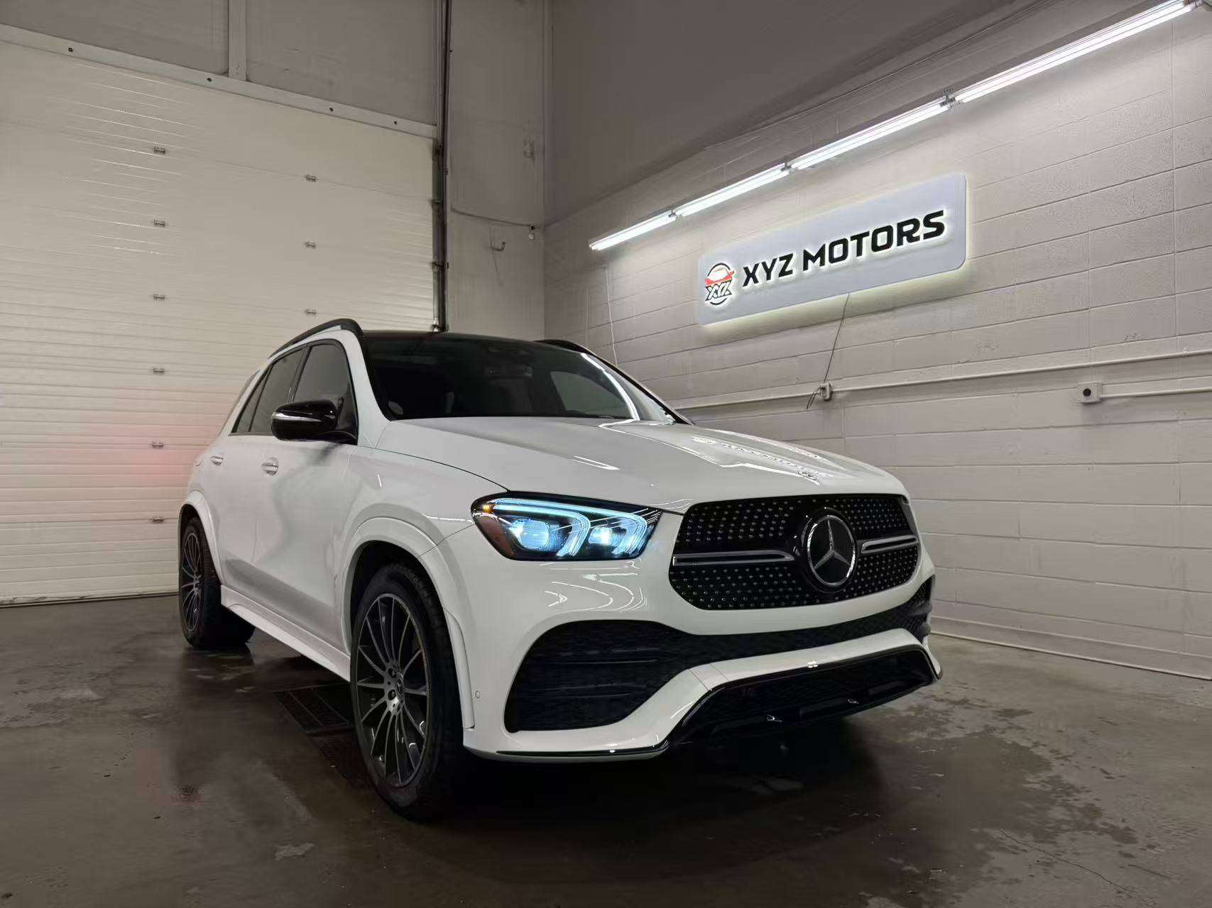 2022 Mercedes-Benz GLE LOW KM, Service on time