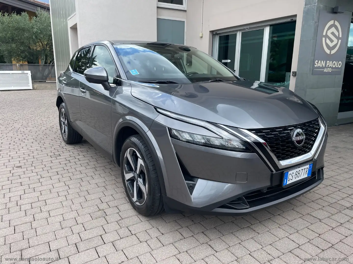 Nissan Qashqai MHEV 158 CV Xtronic N-Connecta Šedá - 1