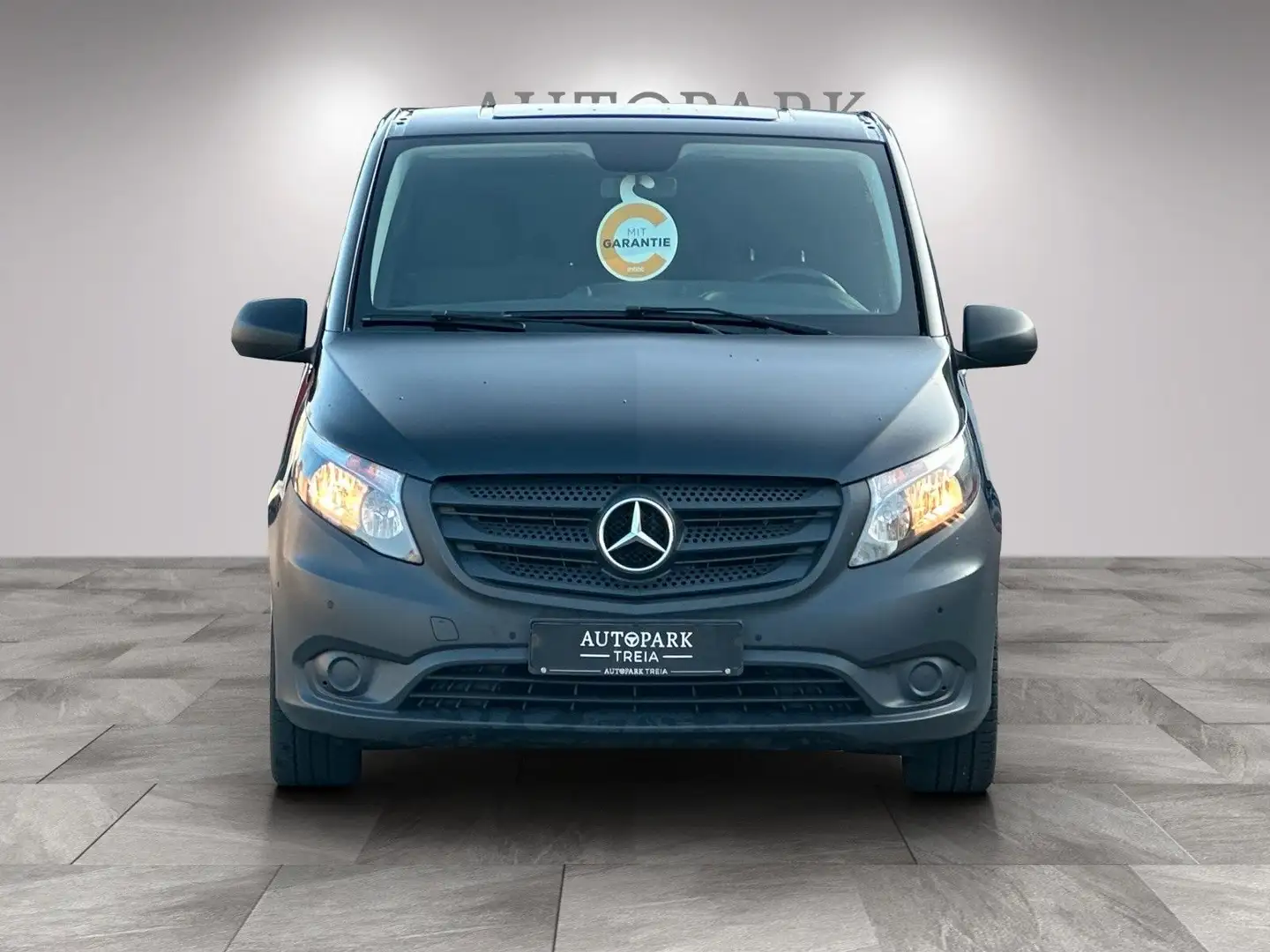 Mercedes-Benz Vito Tourer 119CDI Pro extralang (AHK-9 SITZER) Schwarz - 2