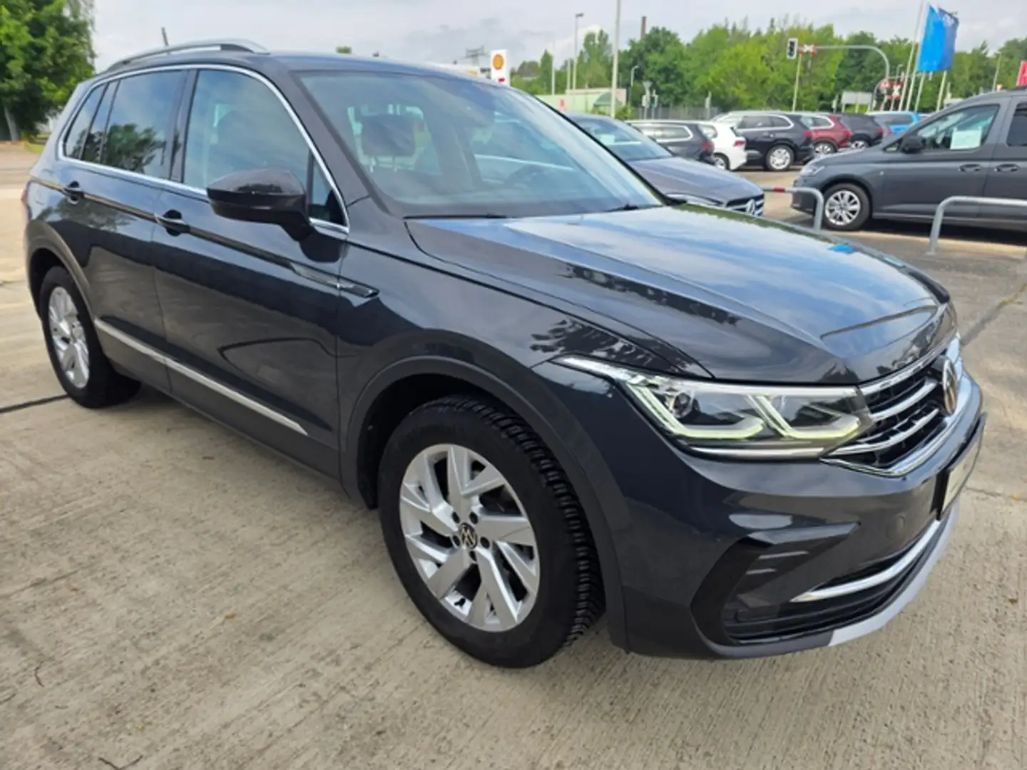 Volkswagen Tiguan Elegance 1.5 TSI DSG OPF *Matrix,ACC,APP,Navi* Gris - 2