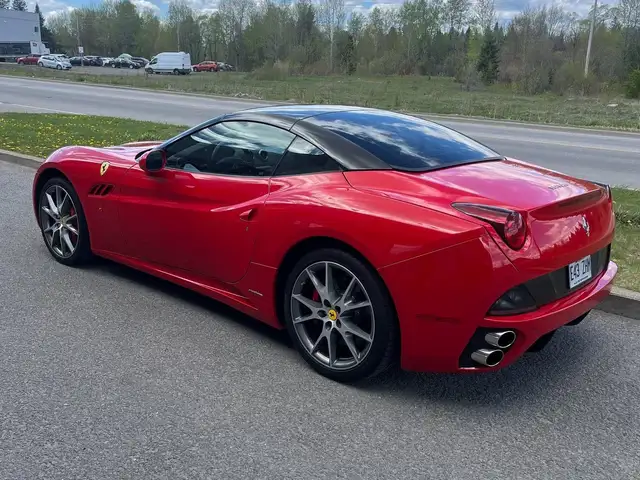 Ferrari California 2011 — photo 7