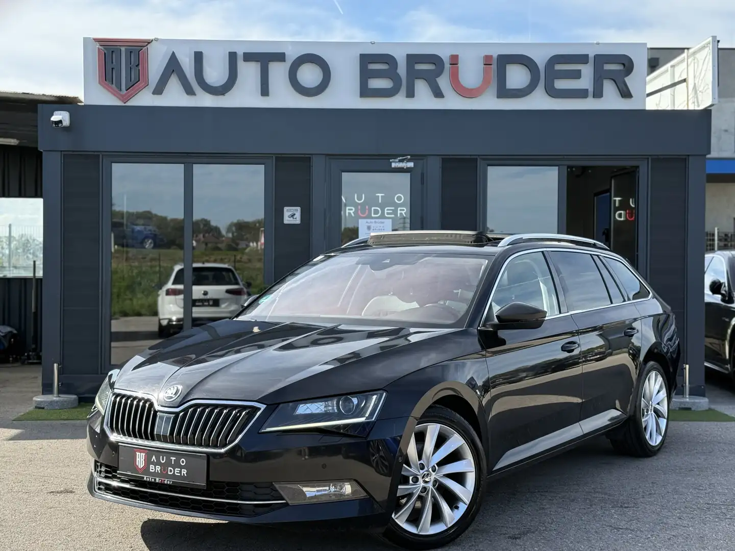 Skoda Superb Style 4x4 Schwarz - 1
