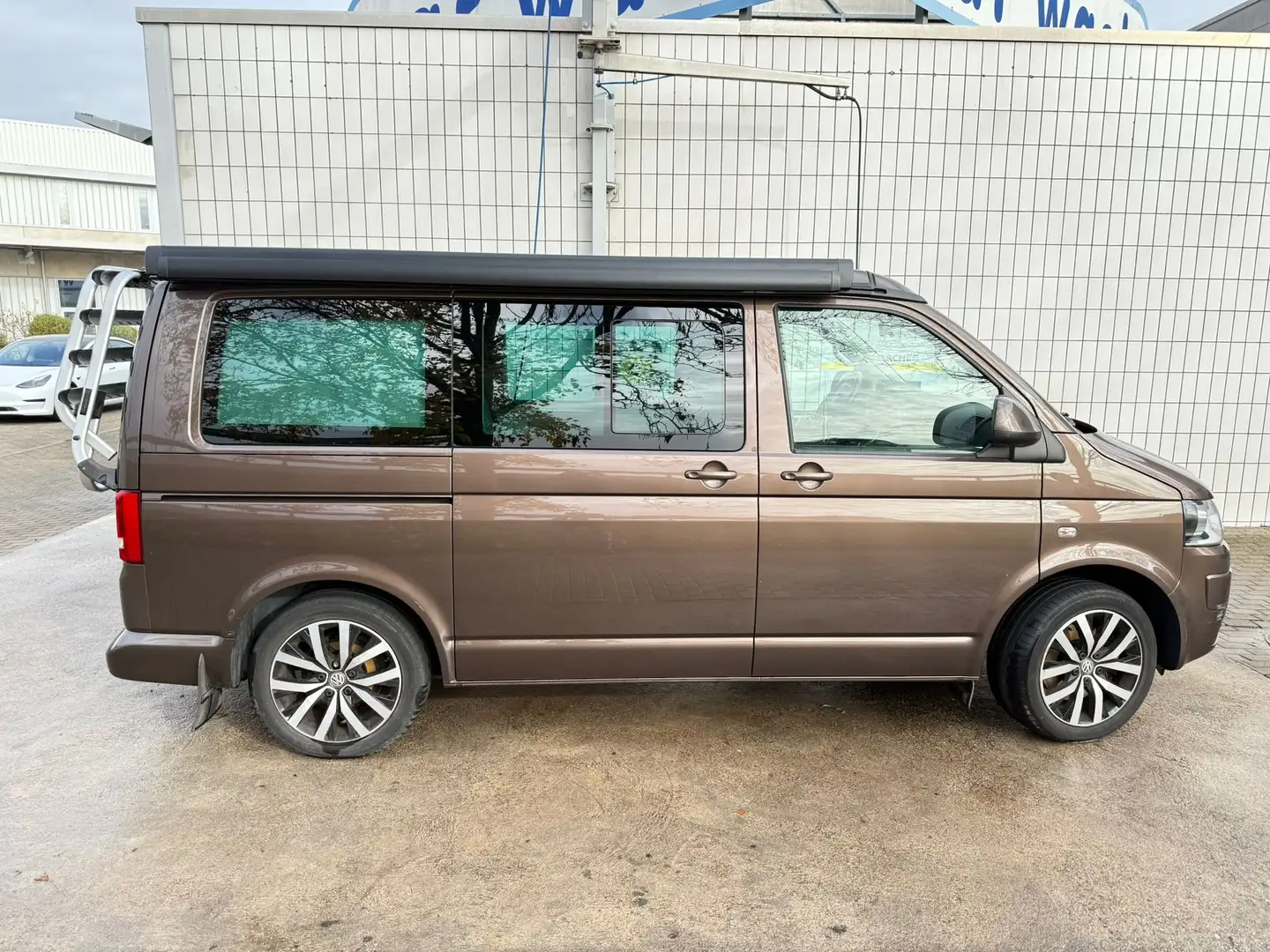 Volkswagen T5 California Braun - 2