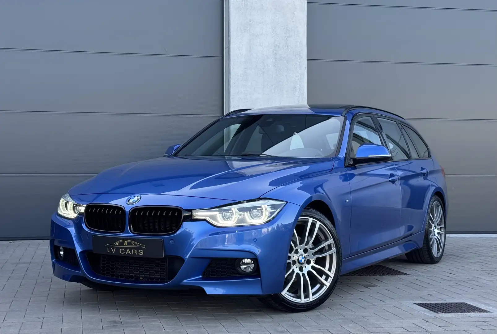 BMW 318 d Touring Aut. M Sport / Pano / Blue - 1