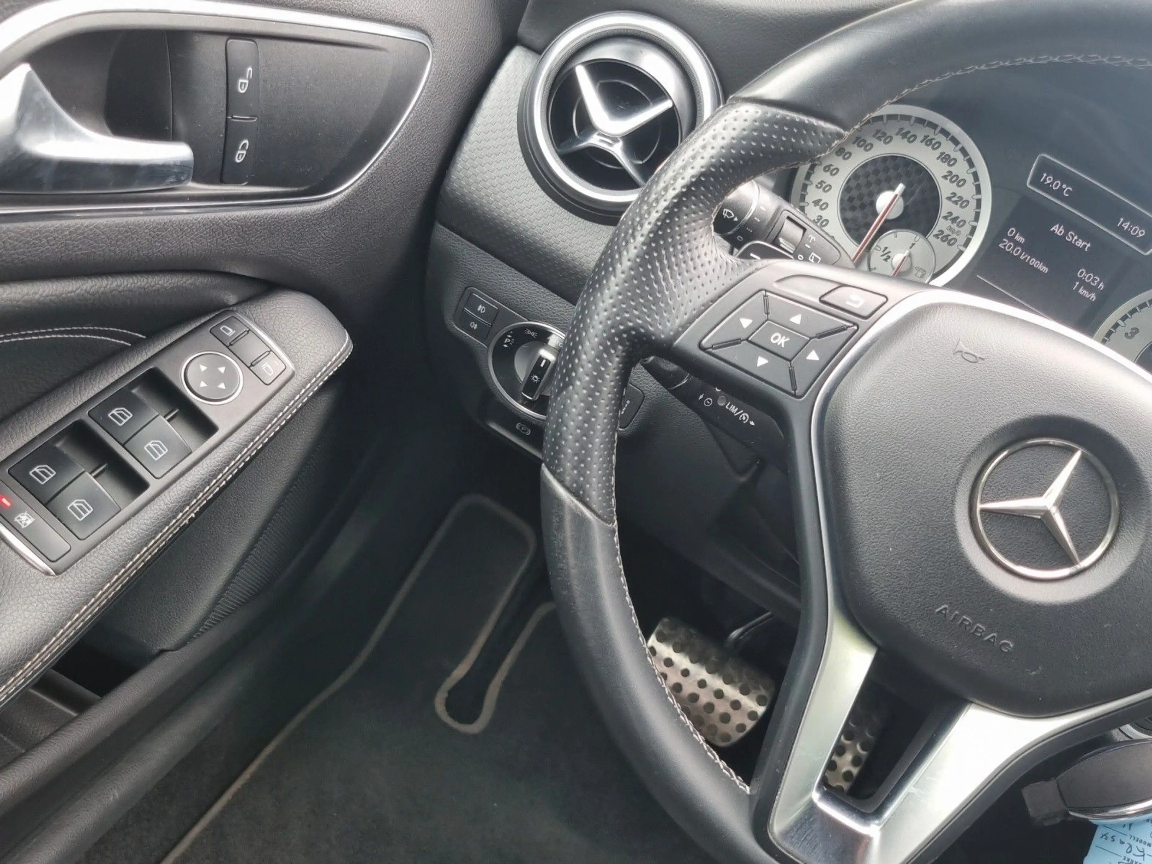 Mercedes-Benz A 180 A180 BlueEfficiency Urban  TÜV/SERVICE/GARANTIE — photo 11