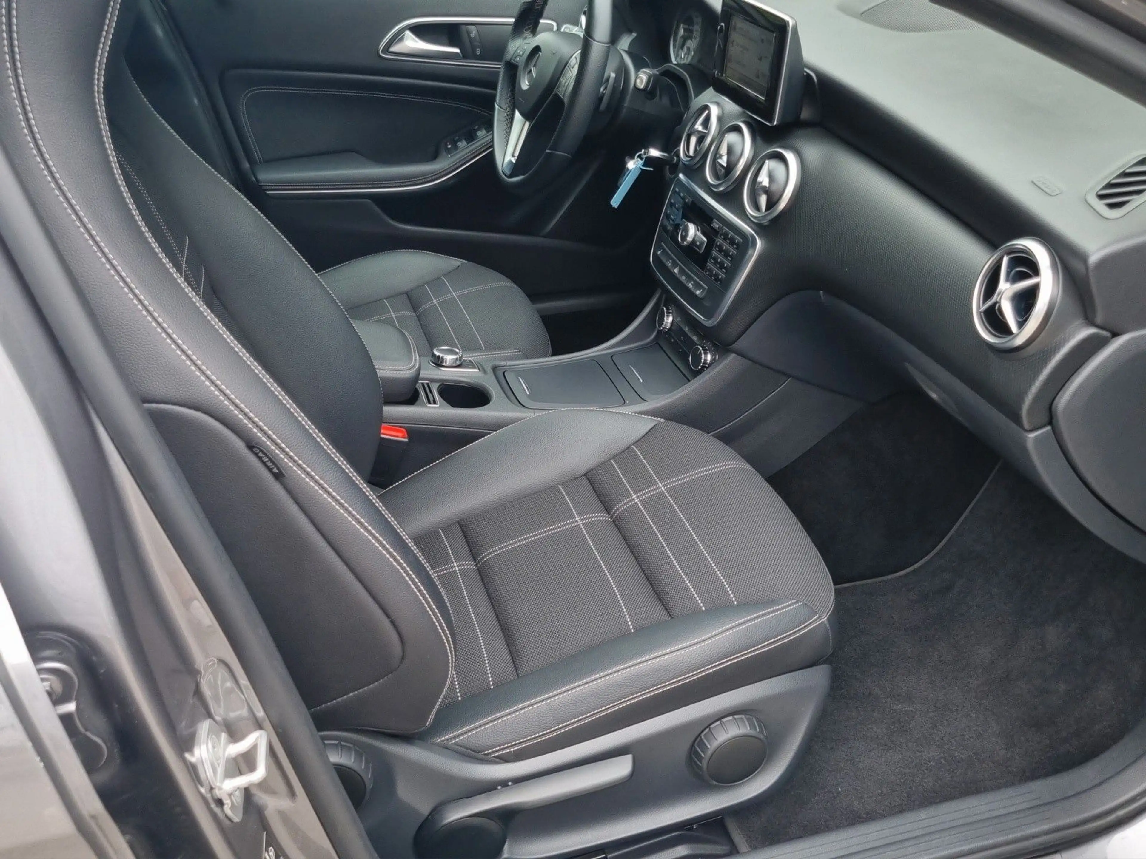 Mercedes-Benz A 180 A180 BlueEfficiency Urban  TÜV/SERVICE/GARANTIE — photo 12