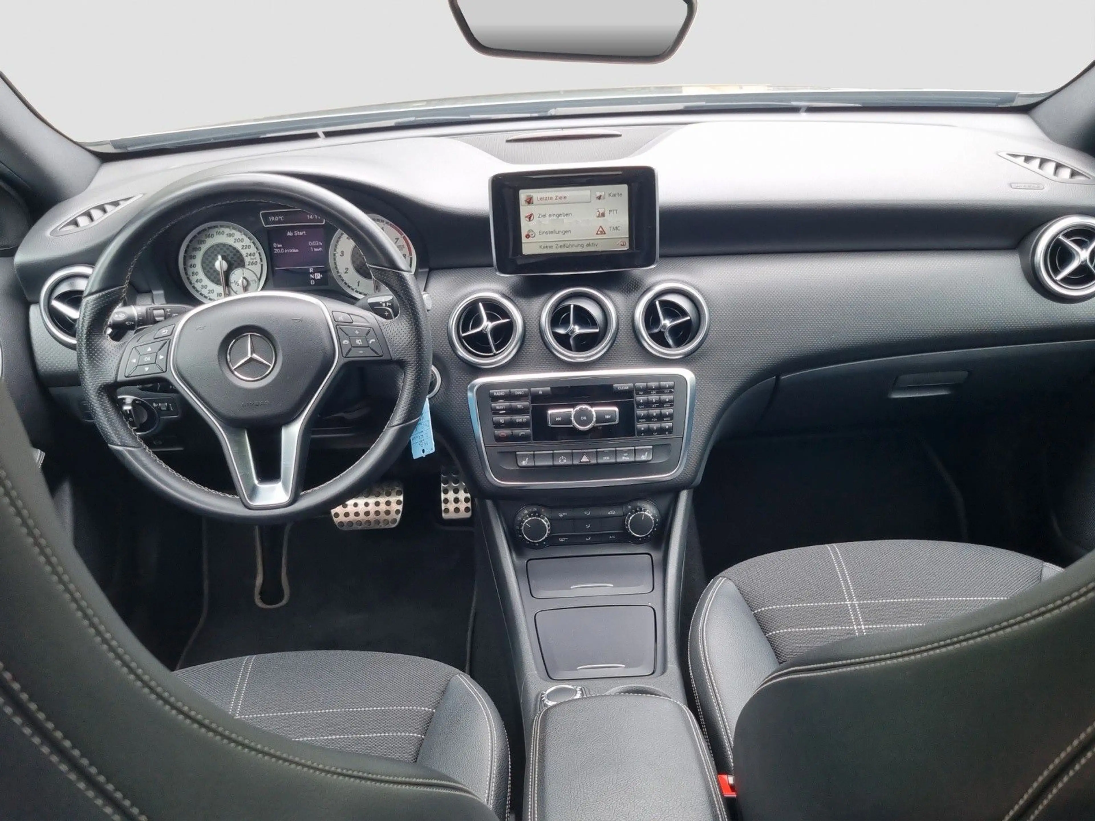 Mercedes-Benz A 180 A180 BlueEfficiency Urban  TÜV/SERVICE/GARANTIE — photo 13