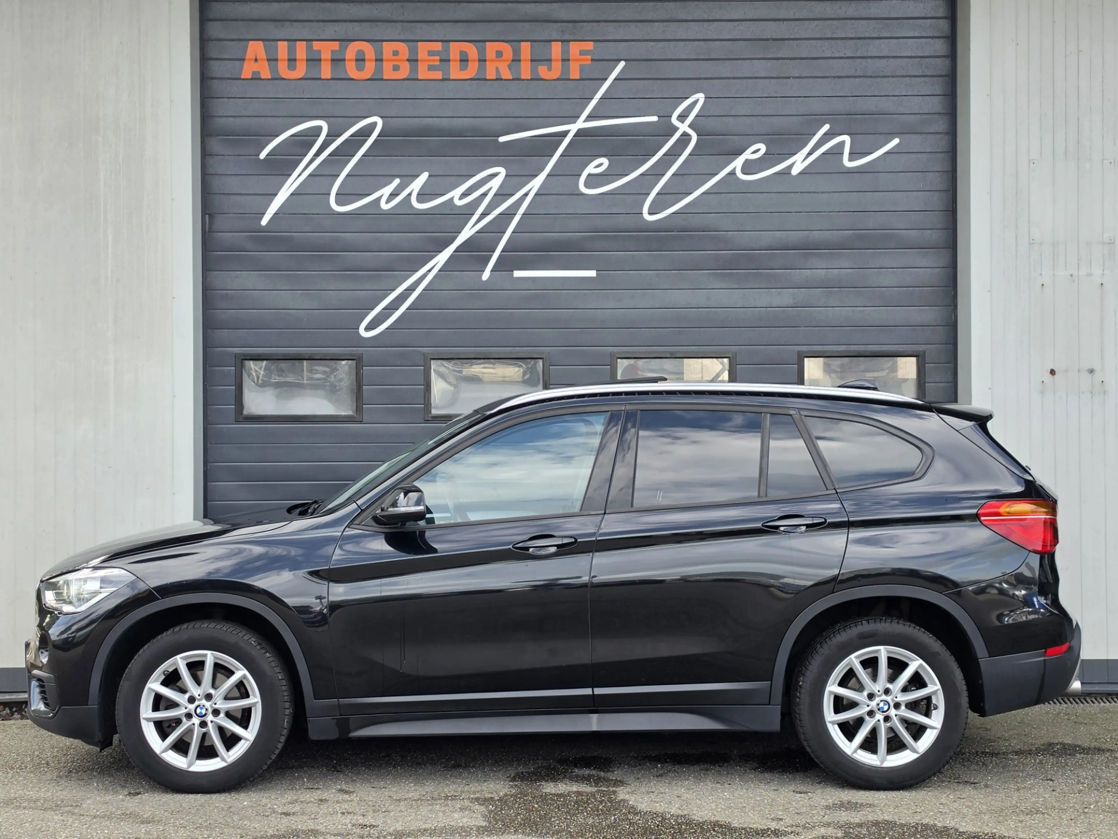 BMW X1 SDrive16d Executive|Panoramadak|LED|Stoelverwarmin — photo 3